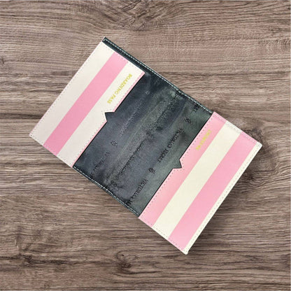 Victoria's Secret 

Passport holder 

new came 

20 dhs🇦🇪🇦🇪

Zain39
♥️♥️♥️