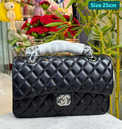 Chanel

Best quality

With box’s
🎁🎁🎁

110 dhs✅
size 25cm

Zain158
♥️♥️♥️