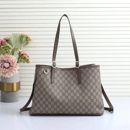 Gucci

With box 
🎁🎁🎁

115 dhs🪙🪙

Zain136
Zain50
♥️♥️♥️