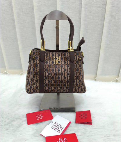 CH

95 dhs❤️

SIZE：22cm

High-quality product

 with a box
🎁🎁🎁

Zain35
♥️♥️♥️