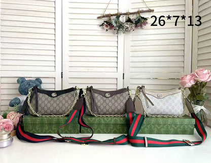 GUCCI 

AVAILABLE 

WITH BOX 

100 dhs🇦🇪🇦🇪

Zain169
♥️♥️♥️