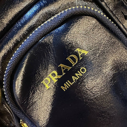 PRADA 
GOOD QUALITY 
100 dhs💛

Zain295
