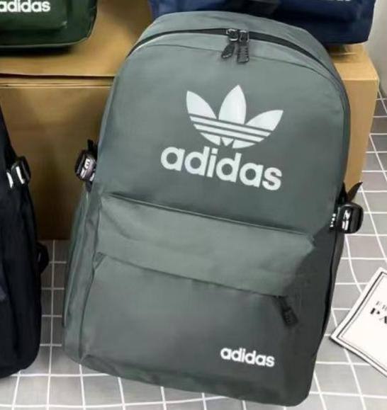 Sport Bags
45*31*5cm
45 dhs❣️

Zain17
♥️♥️♥️