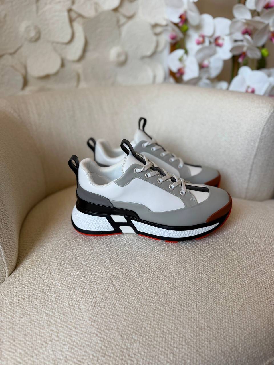 Christian Dior B33
*AAA quality*
*size:40 to 46* 
550 dhs💛

Zain185
♥️♥️♥️