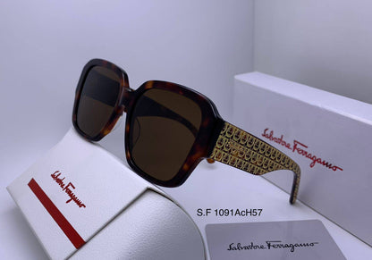 Ladies sunglasses 
masters quality 
180 dhs👑

Zain126
♥️♥️♥️