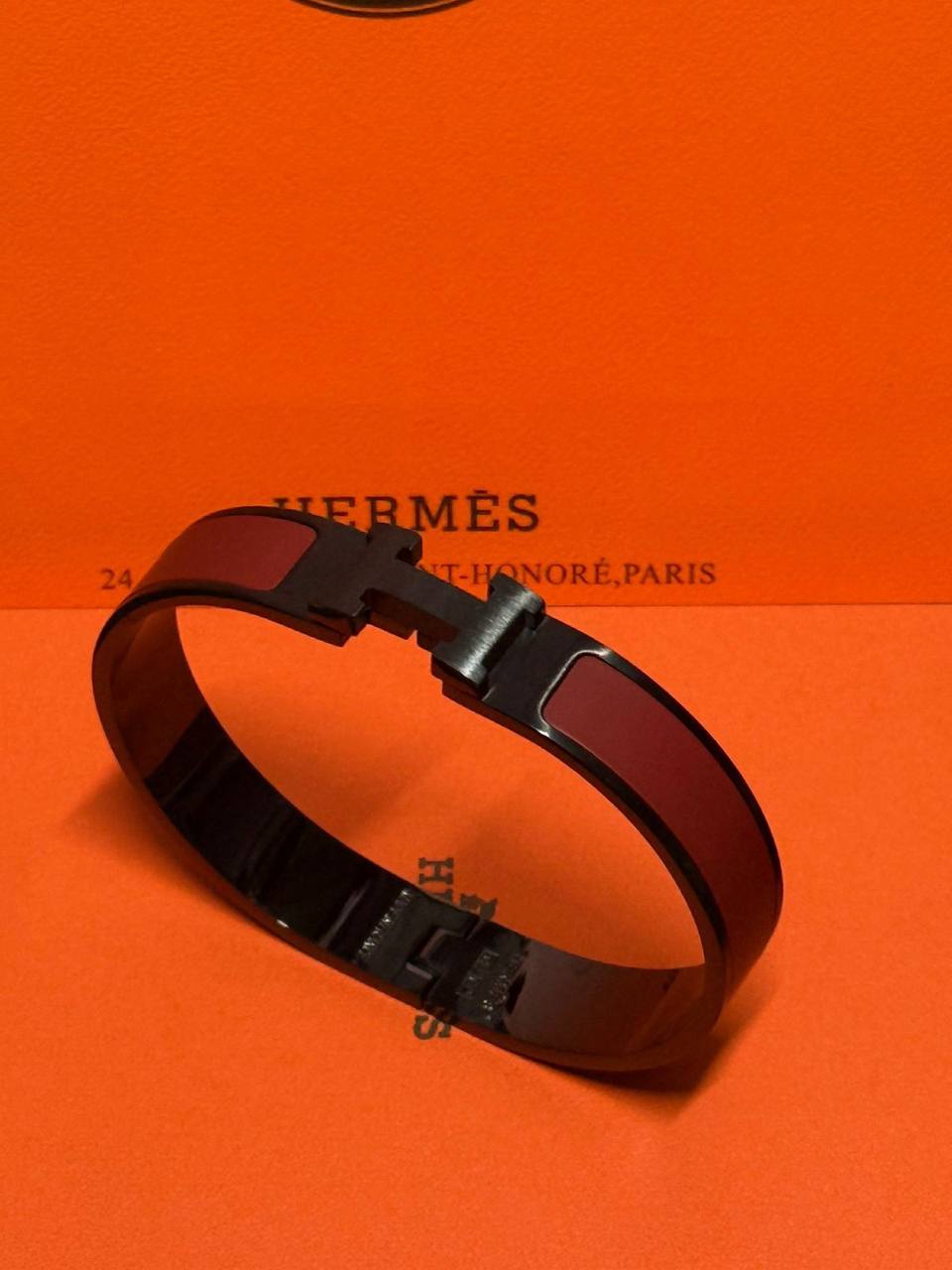 Hermes ❤️‍🔥*
Bangle ✨
Master quality 💯
Size 17,19,21
With normal boxes 📦 
55 dhs💓
With master box 🗃️ 
65 dhs💓

Zain216
♥️♥️♥️