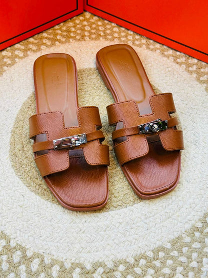 Hermes
Size 36-42 
100 dhs💓

Zain132
♥️♥️♥️