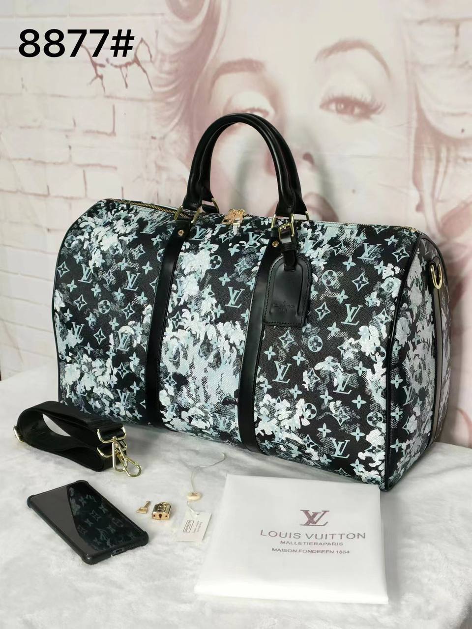 LV 
Travel Bags
140 dhs✅ Glossy
130 dhs✅ Normal

Zain137
♥️♥️♥️