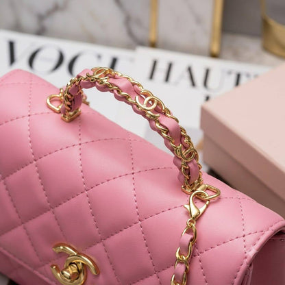 Chanel ᴛᴏᴘ ɢᴏʟᴅ ʜᴀɴᴅʟᴇ
sᴍᴀʟʟ ғʟᴀᴘ ʙᴀɢ
sᴏғᴛ ᴄᴀʟғsᴋɪɴ ʟᴇᴀᴛʜᴇʀ
ɢᴏʟᴅ ʜᴀʀᴅᴡᴀʀᴇ
sɪᴢᴇ: 19.5 cm
ᴡɪᴛʜ BOX

80 dhs💓

Zain31
♥️♥️♥️