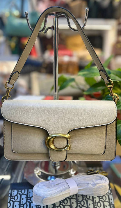 Coach
95 dhs🪙💕

with box 🗃️

Zain269
♥️♥️♥️