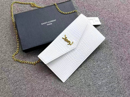 YSL
75 dhs🇦🇪🇦🇪
with box

Zain26
♥️♥️♥️