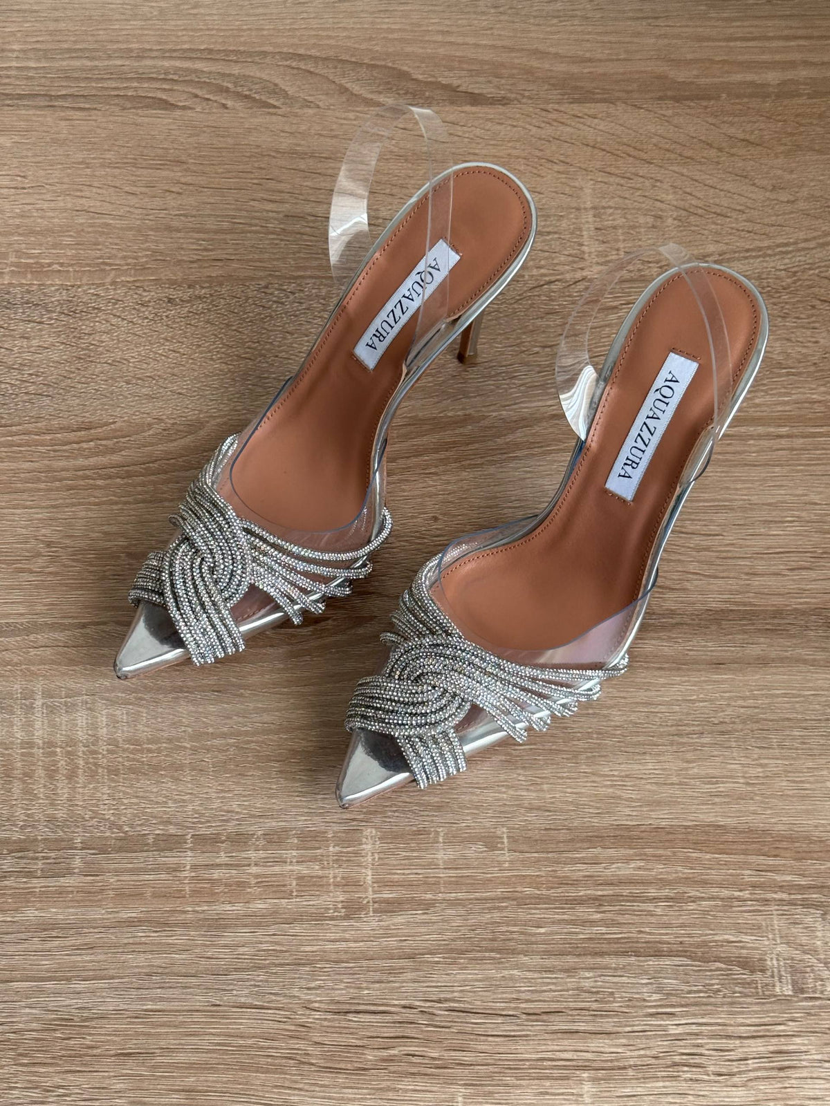 AQUAZZURA 

36 to 41
430 dhs🇦🇪🇦🇪


Zain288
♥️♥️♥️