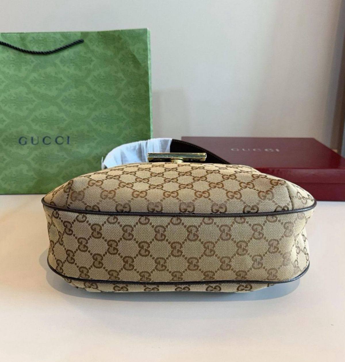 GUCCI
 GOOD QUALITY 
105 dhs✅

Zain295
♥️♥️♥️