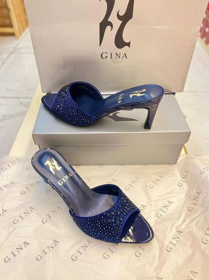 GINA 
Size 36-41  
140 dhs✅

Zain88
♥️♥️♥️