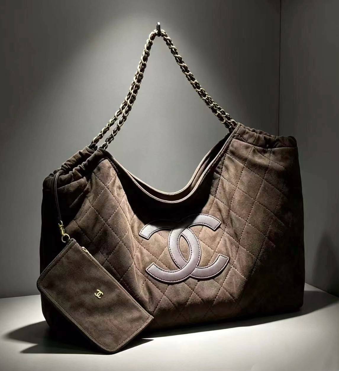CHANEL 
BIG SIZE COPY ONE 
220 dhs🇦🇪🇦🇪

Zain39
Zain295
♥️♥️♥️