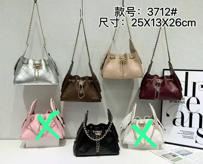 CHANEL 
25cm
110 dhs💛

Zain44
♥️♥️♥️