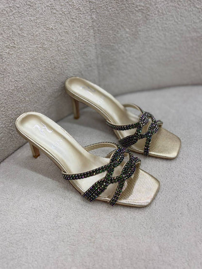 Gina 
110 dhs✅
Size 36-42

Zain55
♥️♥️♥️