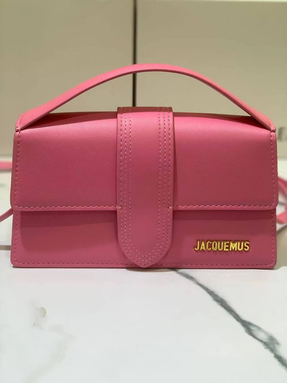 Jacquemus
Master
240 dhs✅

Zain131
♥️♥️♥️
