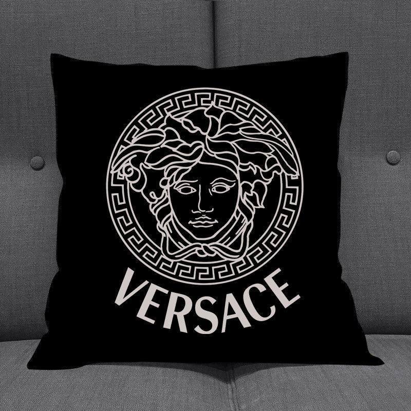 Brand 
High quality 
Pillow cover 
Velvet 100%
Size 50*50
50 dhs🪙🌨️

Zain99
♥️♥️♥️