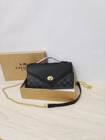 Coach

70 dhs🪙💕 

high quality 

with box  
🎁🎁🎁
23cm

Zain26
♥️♥️♥️