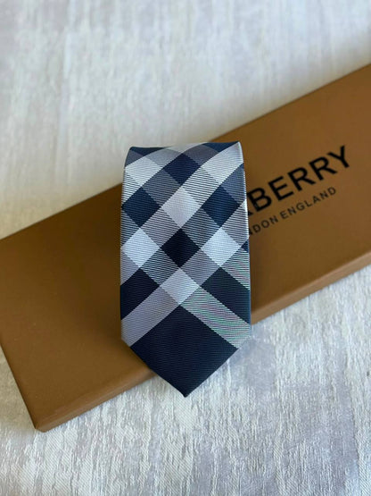 BURBERRY
TIE
*Master Quality*
180 dhs💓

Zain179
♥️♥️♥️
