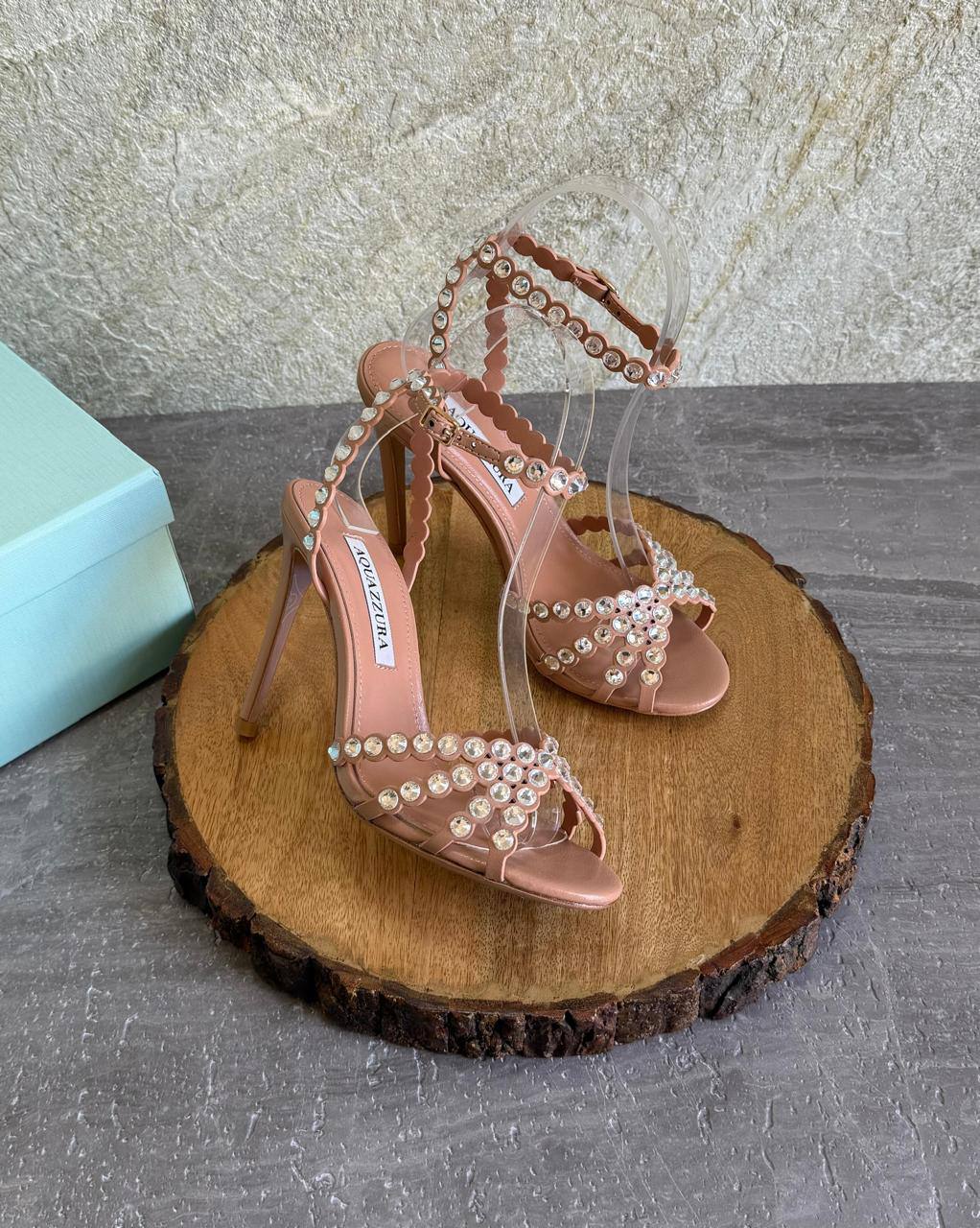 AQUAZZURA🍍
SuperMaster Quality 💯
450 dhs✅
Size: 36-41💥

Zain171
♥️♥️♥️