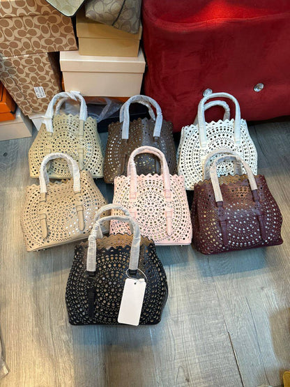 Chanel 
105 dhs🪙🌨️
- Loewe
95 dhs🪙🌨️

Zaim129
♥️♥️♥️