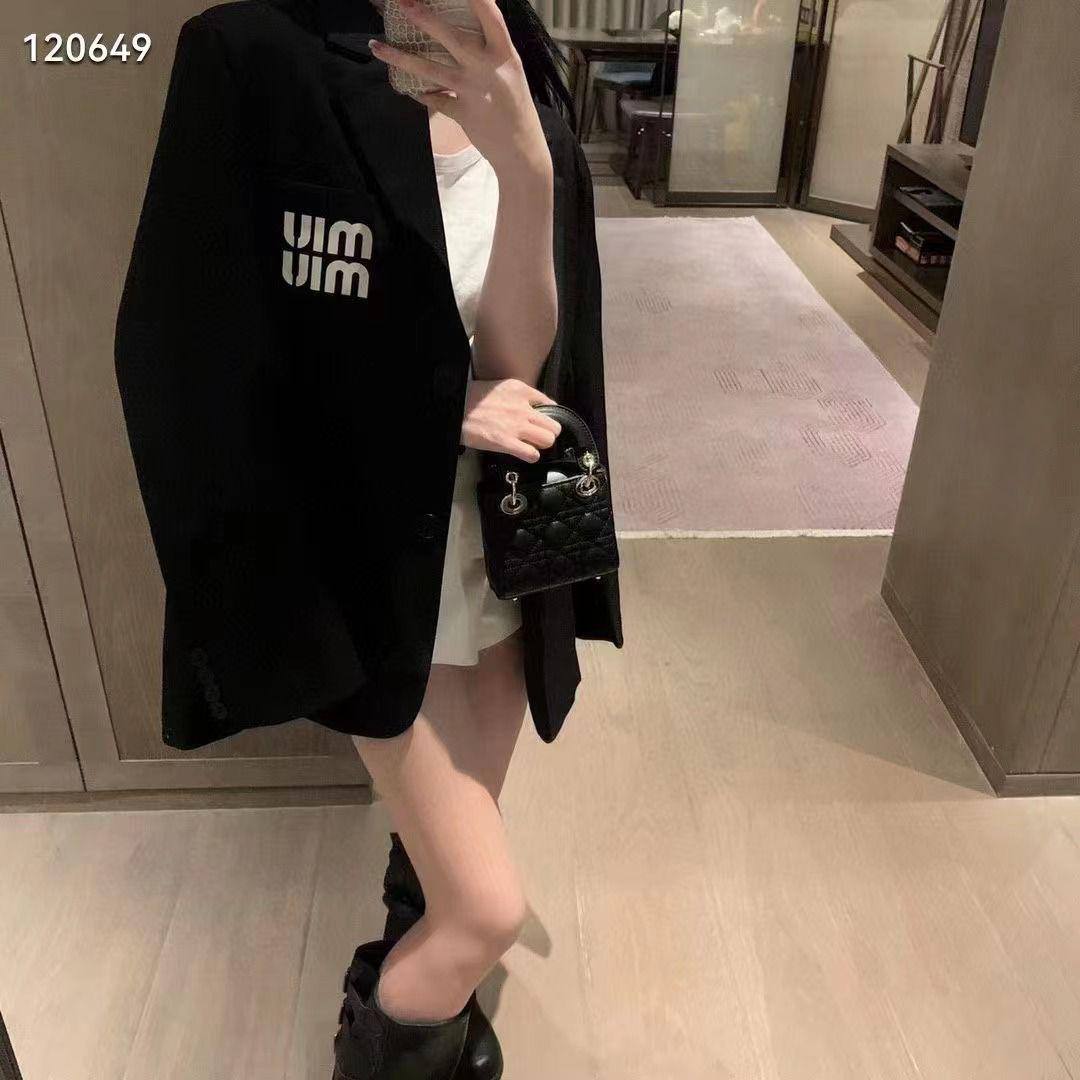 *New collections       
220 dhs🇦🇪
*good  quality  
*Sizes:M L xl* 
*AVAILABLE NOW*🥰🛍️🛍️

Zain231
♥️♥️♥️