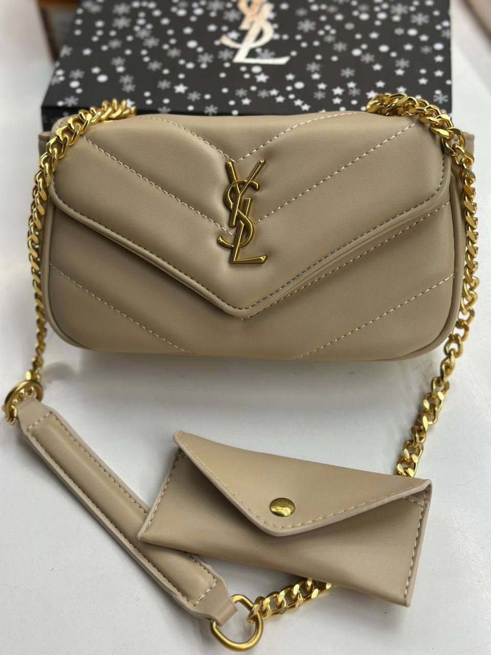 YSL
Good quality 
Size 21 cm
100 dhs🇦🇪🇦🇪
With box 📦

Zain70
♥️♥️♥️