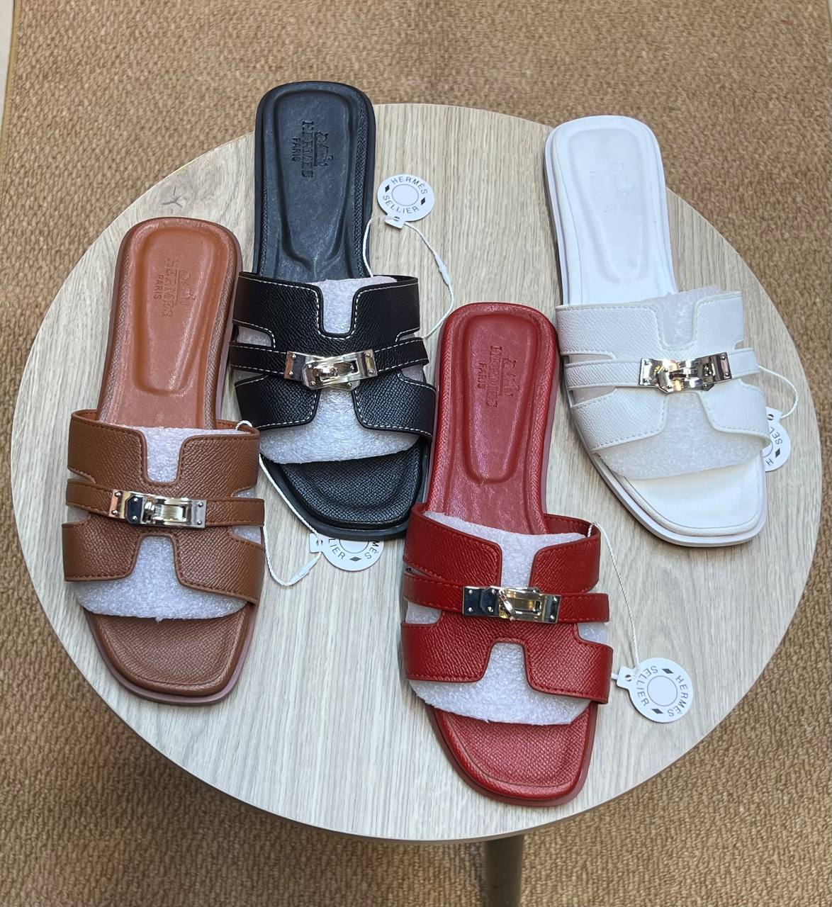 Hermes

37 to 42 
80 dhs🇦🇪🇦🇪

Zain236
♥️♥️♥️
