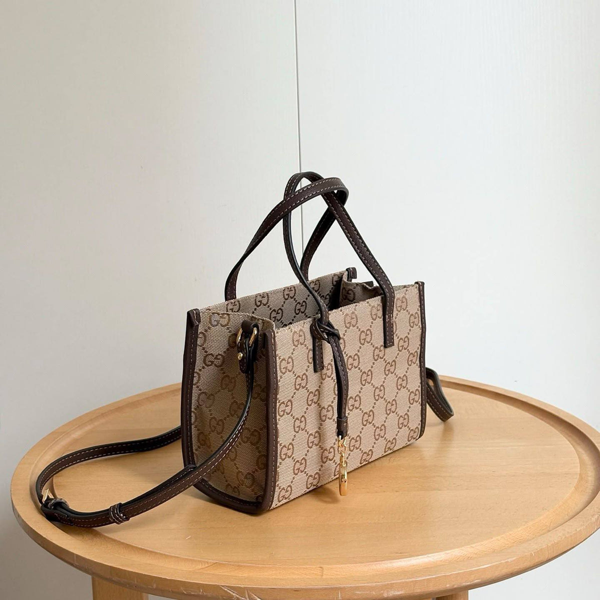 Gucci

20cm

270 dhs🇦🇪🇦🇪

Zain297
Zain288
♥️♥️♥️