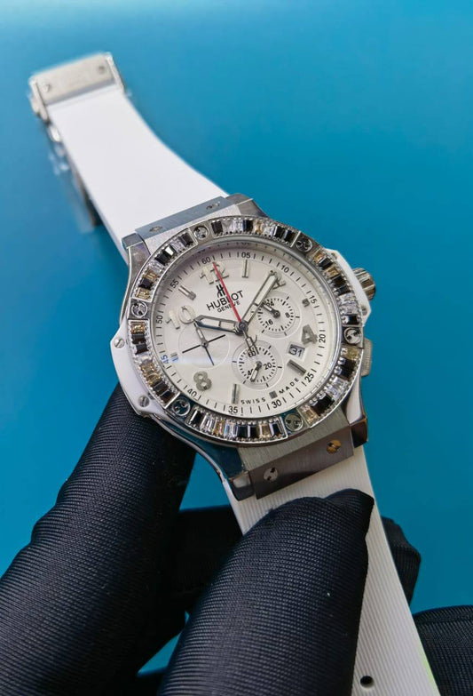Hublot Ladies
230 dhs🪙🌨️

Zain25
♥️♥️♥️