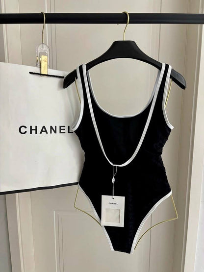 CHANEL
Women’s Swimsuit
Master Quality 
SMLXL
280 dhs✅

Zain276
♥️♥️♥️