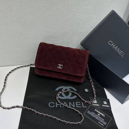 Chanel

withbox 
🎁🎁🎁

100 dhs🪙💕
good quality

Zain143
♥️♥️♥️