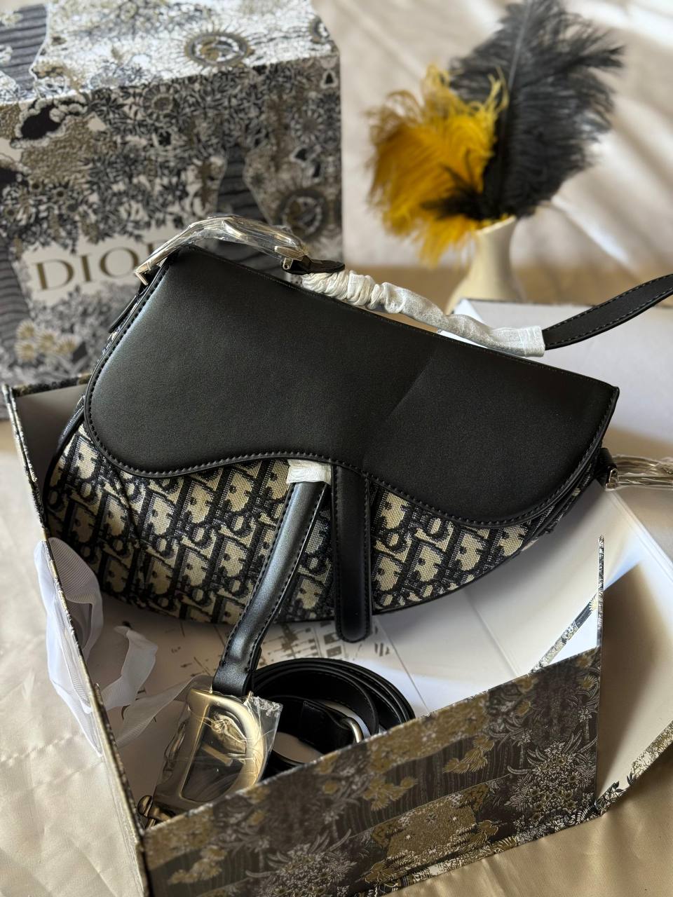 DIOR
25cm
330 dhs✅
Top quality 
With box🎁

Zain167
♥️♥️♥️
