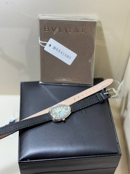 BVLGARI
For Ladies
340 dhs❣️

___WITH BOX_____❒
🎁🎁🎁

Zain108
♥️♥️♥️