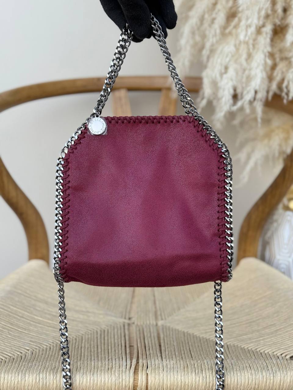 CHANEL
25cm
370 dhs✅
Top quality 
With box🎁

Zain167
♥️♥️♥️