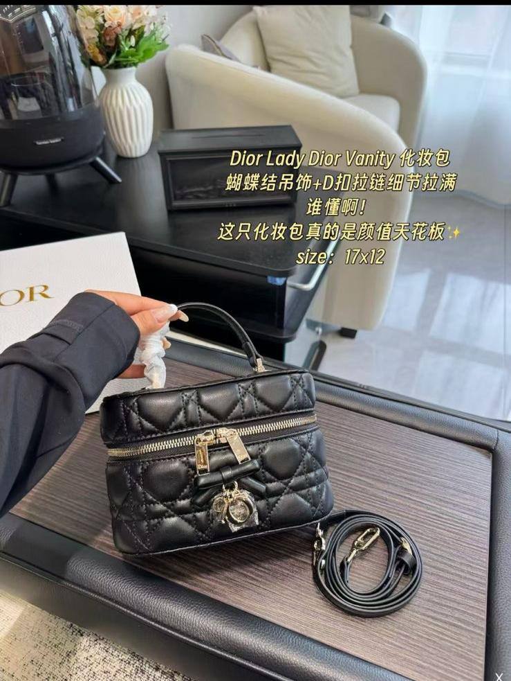 DIOR
Mini Vanity
Master quality
17*12*8 cm 

with box
🎁🎁🎁

330 dhs✅


Zain95
♥️♥️♥️