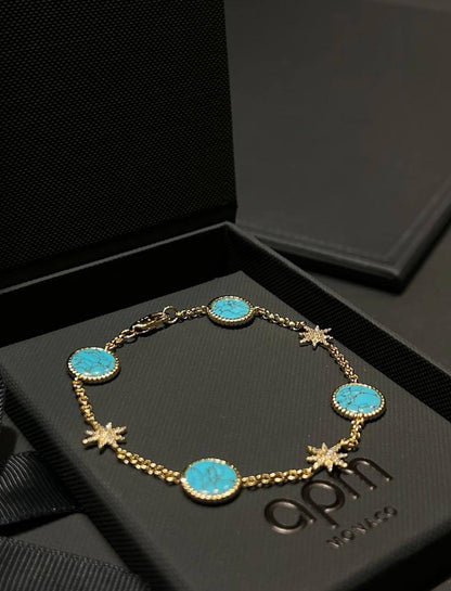 Apm SET ❤️‍🔥*
Necklace 🍁
Earring🔥
Bracelet 🌸
With normal boxes 📦 
200 dhs🪙🌨️
With master box 🗃️ 
220 dhs🪙🌨️

Zain216
♥️♥️♥️