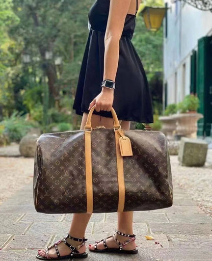 LV

TRAVELLING BAG 

COPY ONE 
 50CM 
150 dhs✅

Zain39
♥️♥️♥️