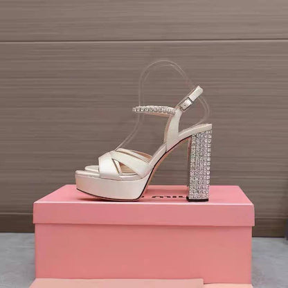 Miu heels

150 dhs 
36-41

Zain145
♥️♥️♥️