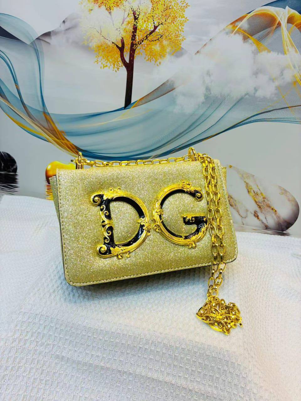 D&G
Best quality
Whith box’s
🎁🎁🎁

85 dhs✅
size 20cm

Zain158
♥️♥️♥️