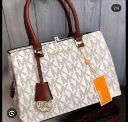 MK
110 dhs🪙🌨️
size：40CM
Good quality

Zain35
Zain26
Zain13
♥️♥️♥️
