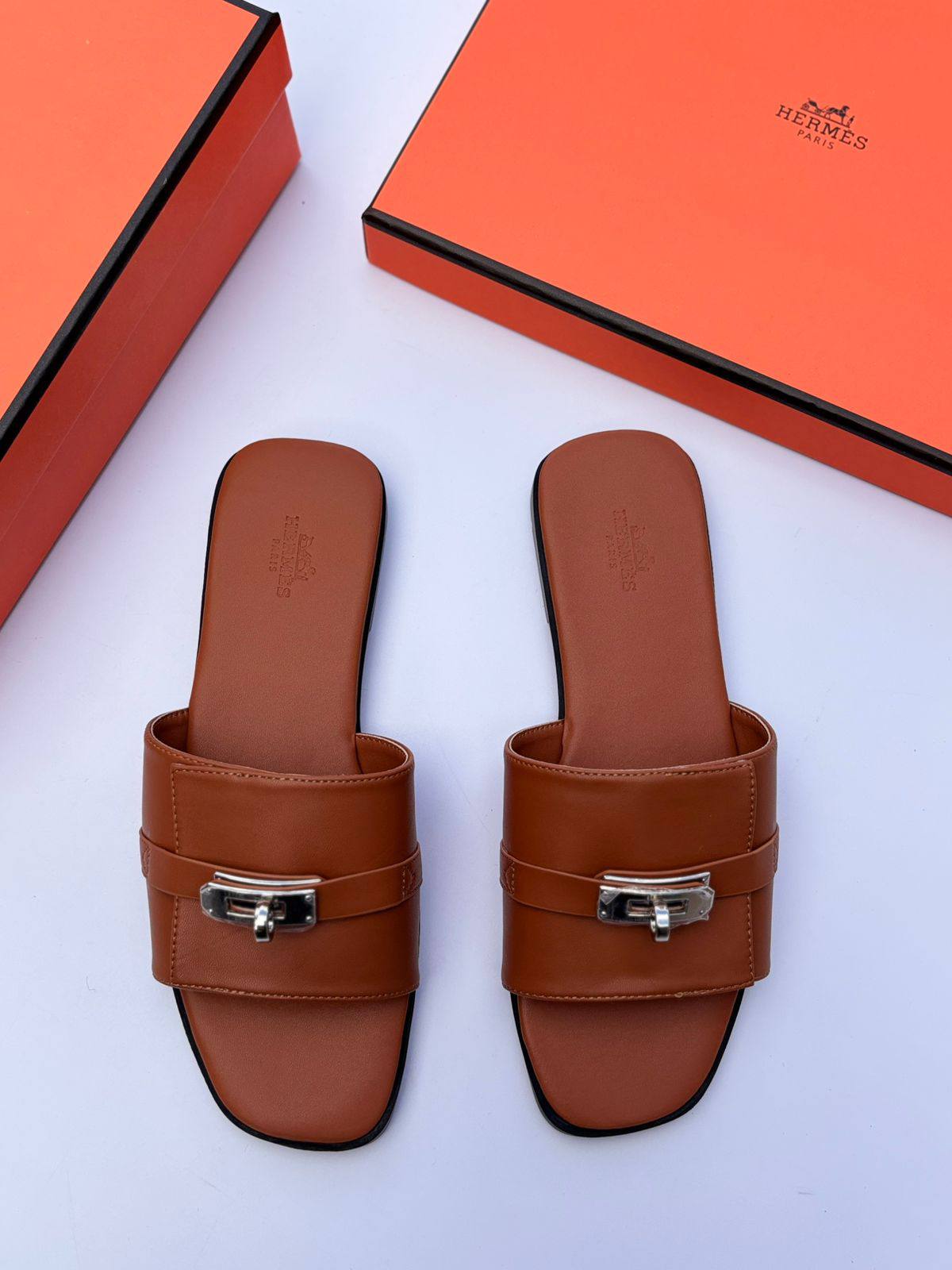 Hermes 
100 dhs❣️
Size 36-42

Zain55
♥️♥️♥️