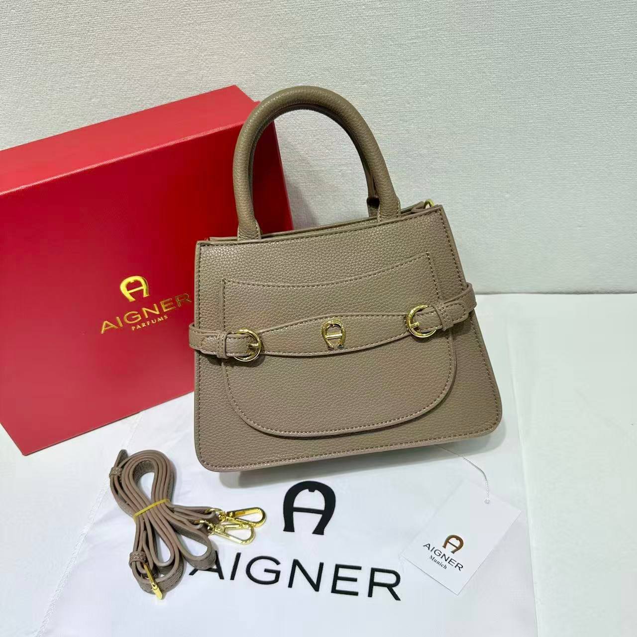 Aigner
100 dhs💓

High-quality 

in box🎁🎁🎁

Zain35
♥️♥️♥️