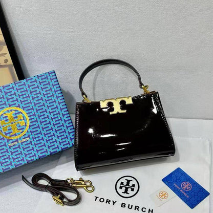 TORY BURCH
 NEW CAME GOOD QUALITY 
WITH BOX 
🎁🎁🎁

90 dhs✅

Zain39
♥️♥️♥️