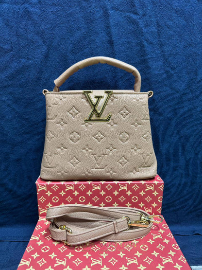 LV

65 dhs🪙💕

With Box
🎁🎁🎁

Zain50
♥️♥️♥️