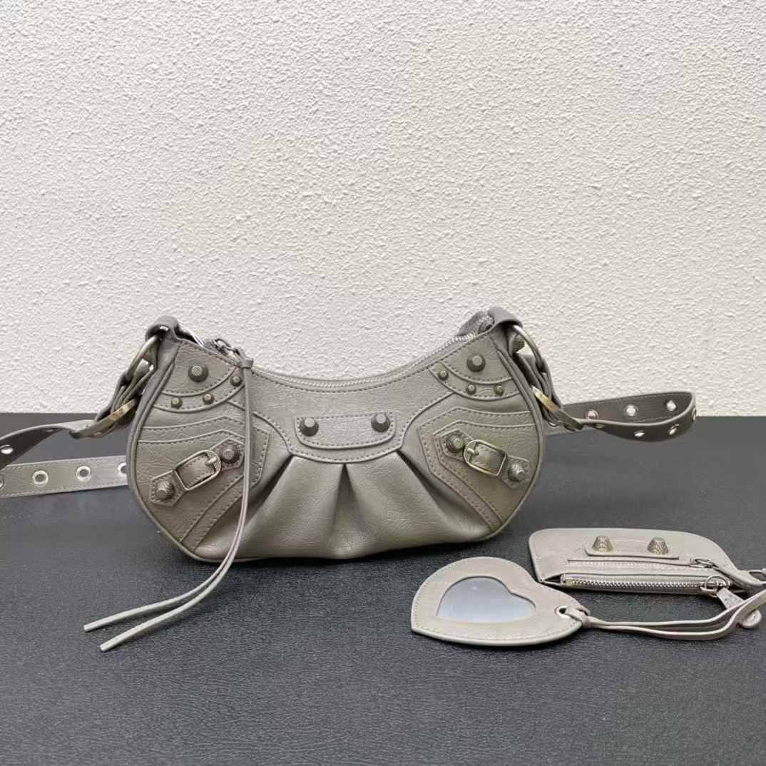 Master Bags
For Price 👇 WTSP Text Zain 0568585901

Zain10
♥️♥️♥️