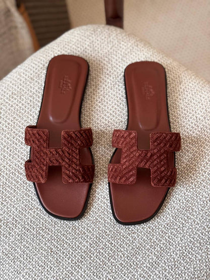 HERMES ❤️
🤩Available new 😍😍
Size: 36 to 41
Super master quality 
450 dhs✅

Zain198
♥️♥️♥️