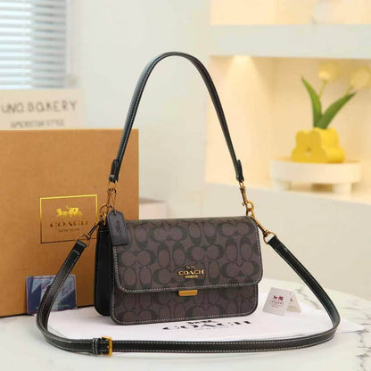 Coach

Best quality

With box’s

110 dhs🇦🇪🇦🇪🇦🇪

size 24cm

Zain158
♥️♥️♥️
